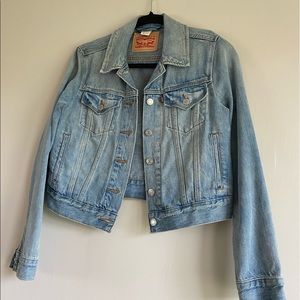 Levi’s Cropped Denim Trucker Jacket